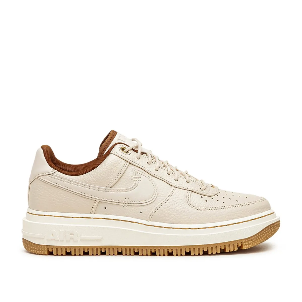 NIKE Air Force 1 Luxe (White / Beige)