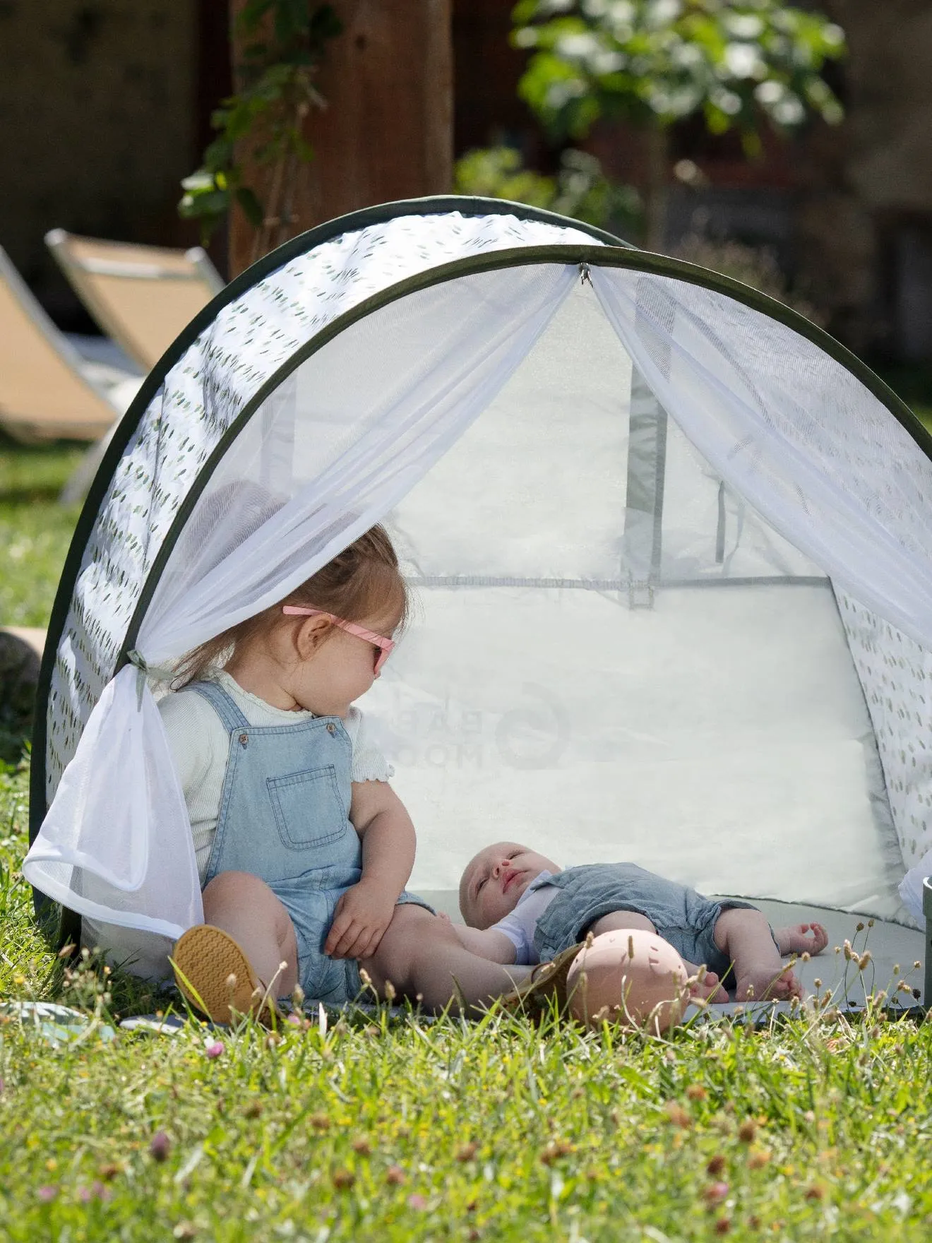 UV-Protection50+ Tent with Mosquito Net, by Babymoov - blue/multi