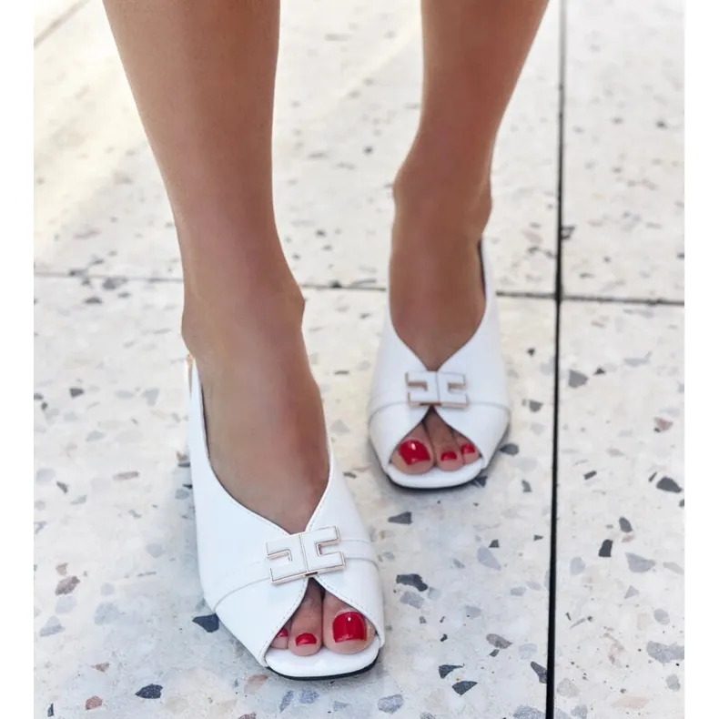 White sandals with Totana leather insole